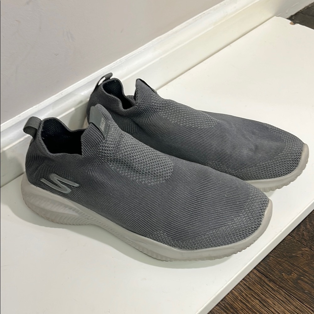 Skechers go walk